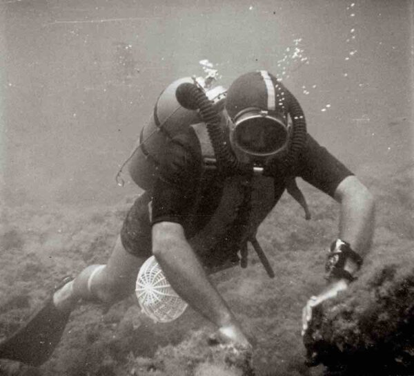 j. j. fiechter blancpain ceo 1950 1980 during one of his first dives in the south of france