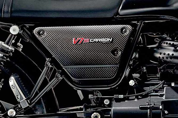 Moto Guzzi V7 III Carbon 